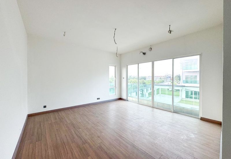 2.5 Storey Bungalow House Available for Purchase @ Bandar Bukit Raja