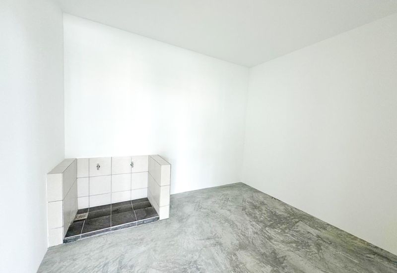 Freehold Warehouse Available for Rent in Meru, Klang