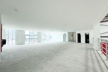 Freehold Warehouse Available for Rent in Meru, Klang