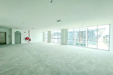 Freehold Warehouse Available for Rent in Meru, Klang