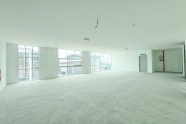 Freehold Warehouse Available for Rent in Meru, Klang