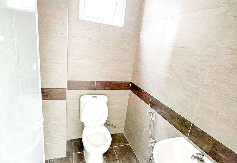 Freehold Warehouse Available for Rent in Meru, Klang