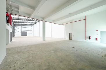 Freehold Warehouse Available for Rent in Meru, Klang