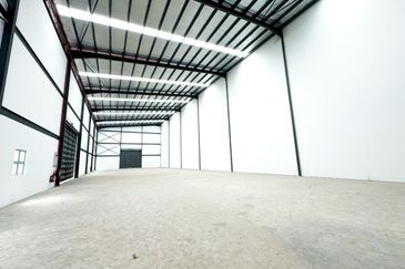 Freehold Warehouse Available for Rent in Meru, Klang