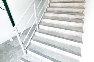 Freehold Warehouse Available for Rent in Meru, Klang