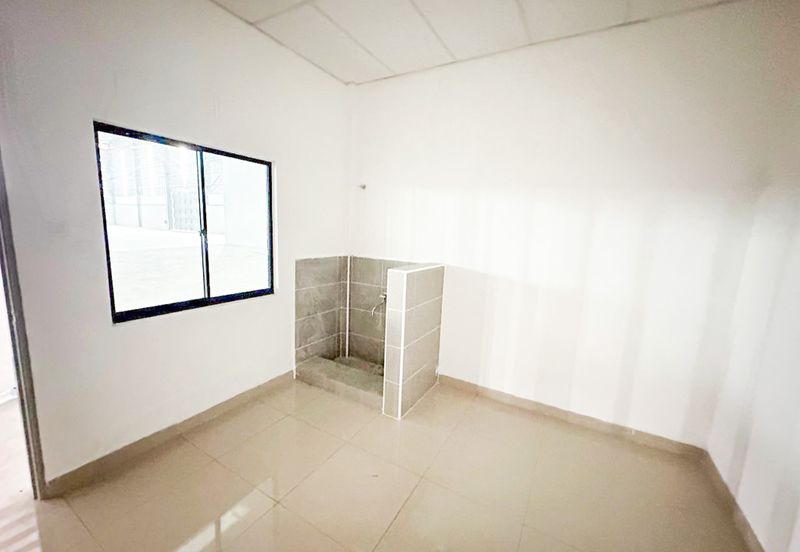 Simpang Pulau Carey, Telok Panglima Garang, Selangor Brand New Factory for Rent, Many Lots Available.