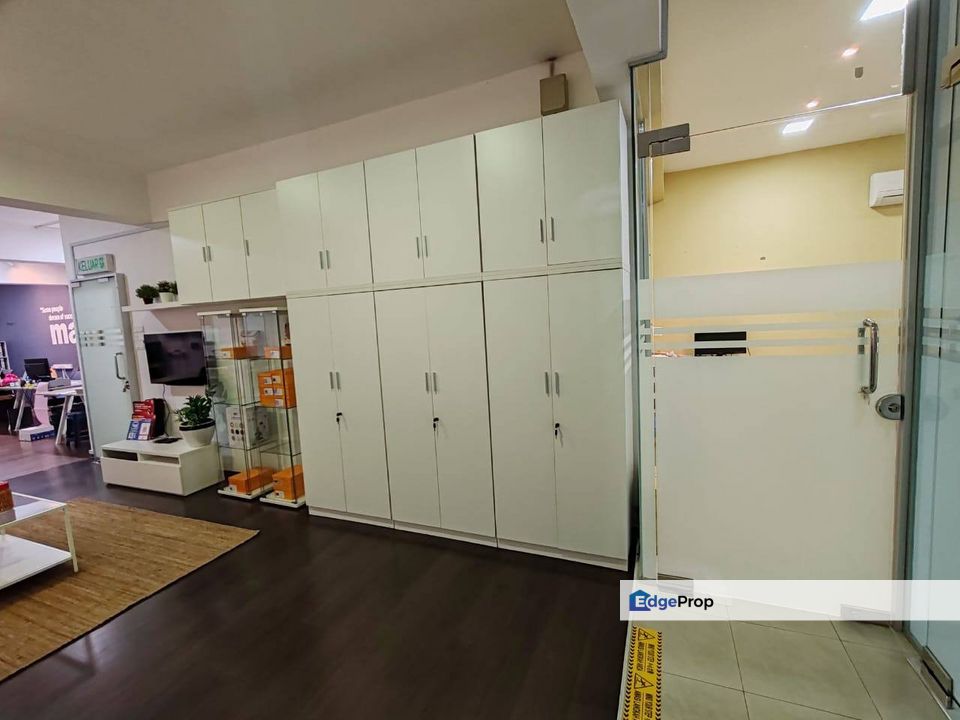 Fully Renovated Office @ Bayu Tinggi, Klang For Rent , Selangor, Klang