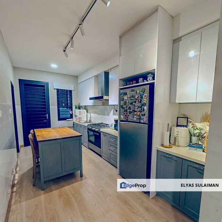 Casira 1, Bandar Bukit Raja, Klang | Double Storey Terrace 20x75 | Renovated, Selangor, Klang