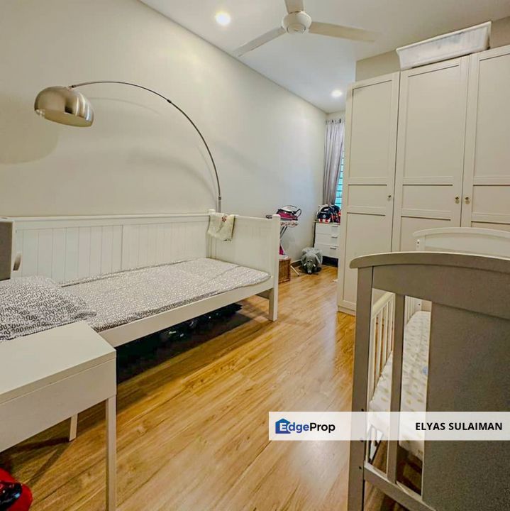 Casira 1, Bandar Bukit Raja, Klang | Double Storey Terrace 20x75 | Renovated, Selangor, Klang