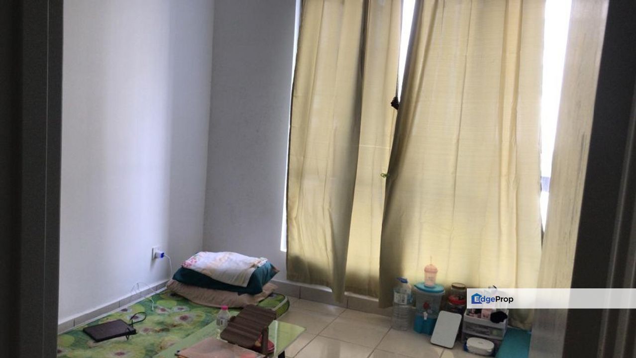 End Unit 1,227 sqft Vista Hijauan Apartment Bangi Near KTM UKM, Selangor, Bangi