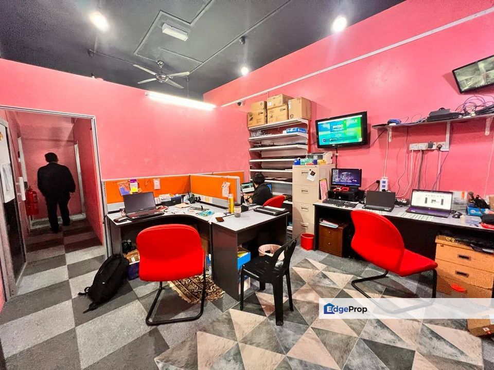 Fully Renovated 3 Storey Shoplot Glomac Cyberjaya, Selangor, Cyberjaya