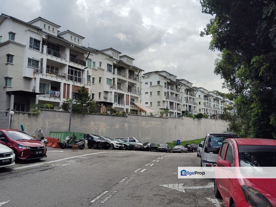 Corner Unit Ground Floor Bayan Villa Townhouse Seri Kembangan, Selangor, Seri Kembangan