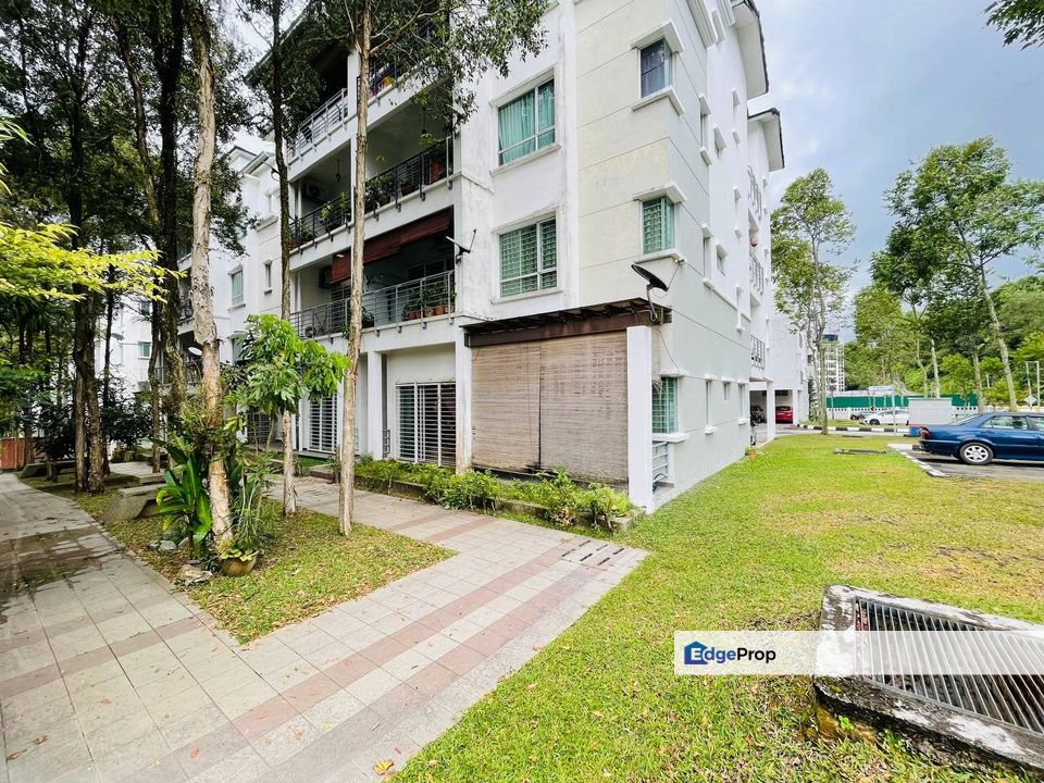 Corner Unit Ground Floor Bayan Villa Townhouse Seri Kembangan, Selangor, Seri Kembangan