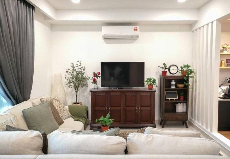 Lake Point Residence