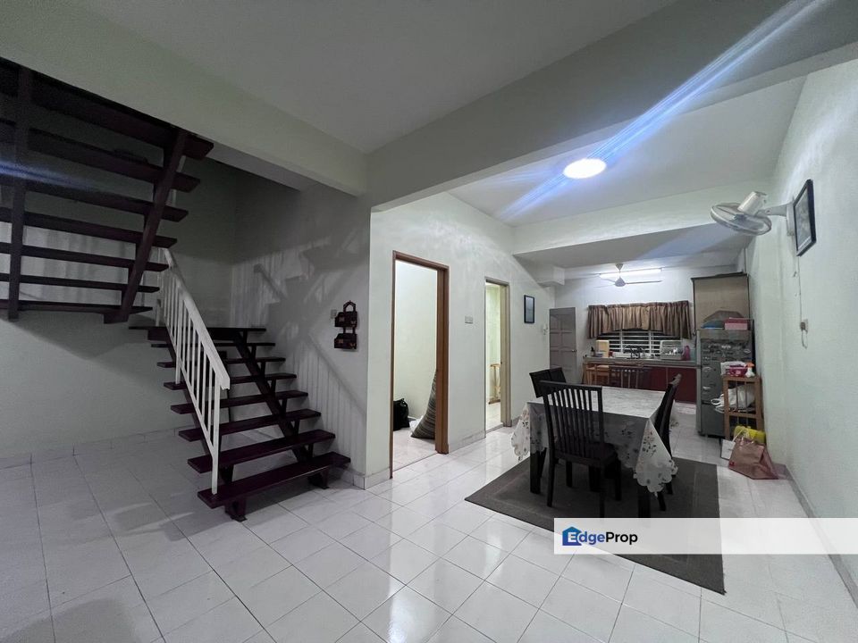 [Renovated & Extended] 2.5 Storey Terrace Kota Perdana Seri Kembangan, Selangor, Seri Kembangan