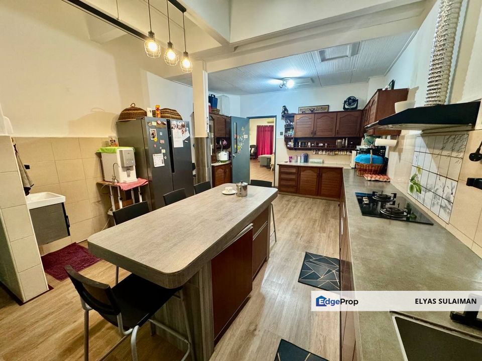 Wangsa Ukay, Ampang | EndLot 2 Storey Terrace 5 Bedrooms | Freehold, Spacious porch & backyard, Selangor, Ampang