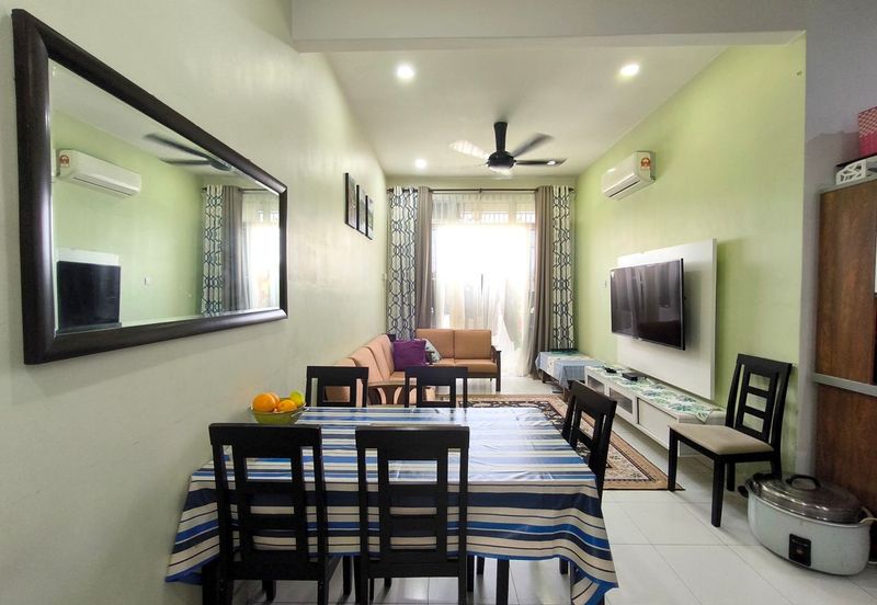 Dahlia Court Apartment