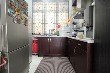 Dahlia Court Apartment