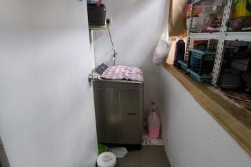 Dahlia Court Apartment