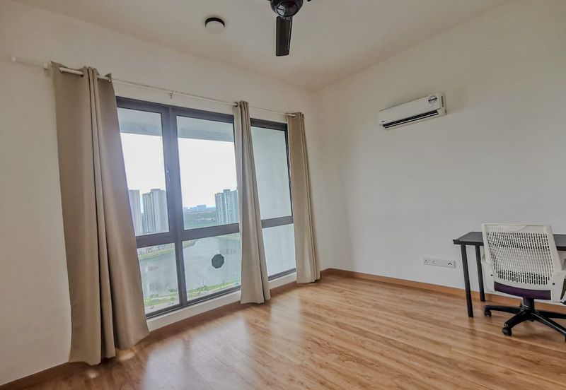 Lake Point Residence