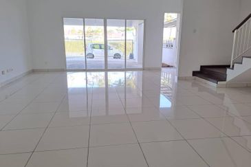 NILAI IMPIAN (LAMAN AZALEA)