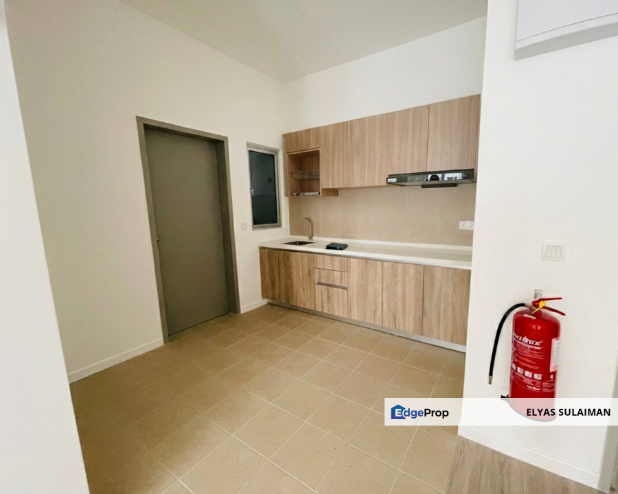 Lakefront Residence, Cyberjaya | New Tower 6, 3 Bedrooms | Partly Furnished, Selangor, Cyberjaya