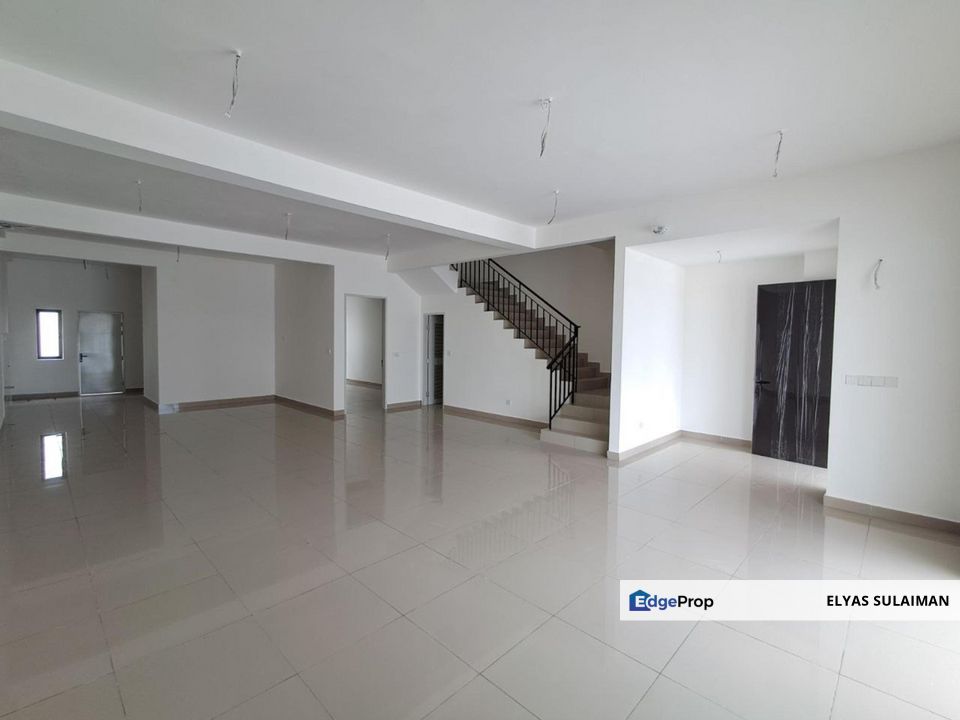 Sejati Lakeside, Cyberjaya | 2 Storey Superlink 26x91 | 5 Bedrooms, Spacious Porch, Selangor, Cyberjaya