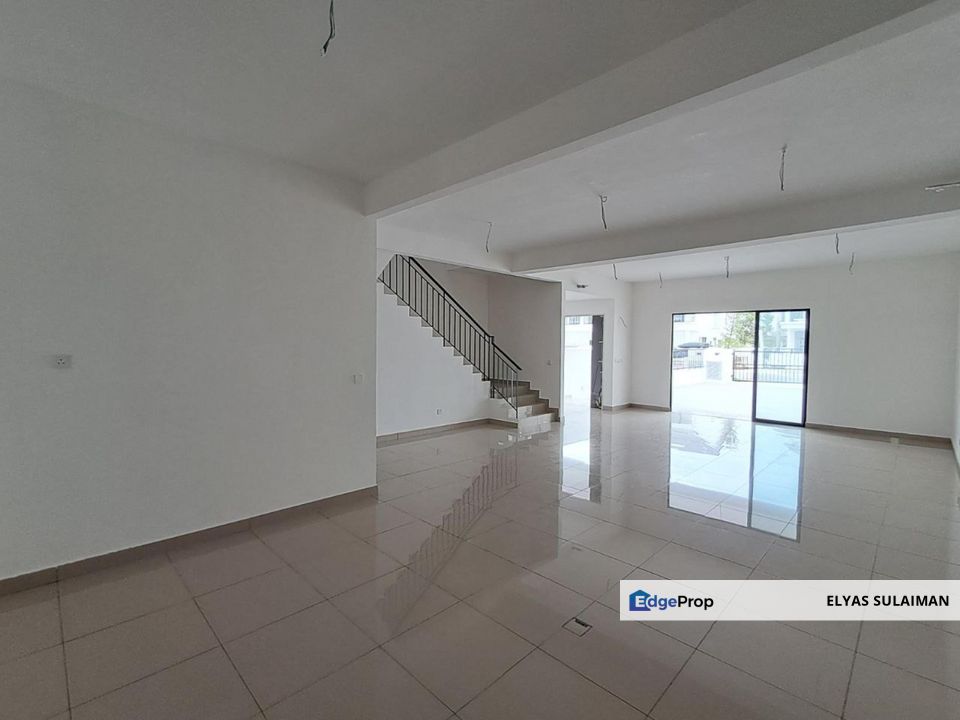 Sejati Lakeside, Cyberjaya | 2 Storey Superlink 26x91 | 5 Bedrooms, Spacious Porch, Selangor, Cyberjaya