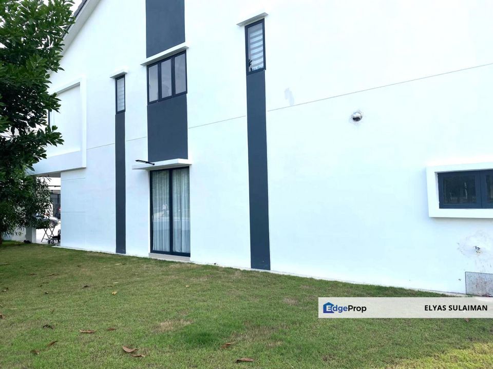 Sejati Lakeside 2, Cyberjaya | Corner Lot Superlink 5 Bedrooms | Huge Land Area, Selangor, Cyberjaya