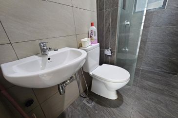 Aura Residence @ Precint 8