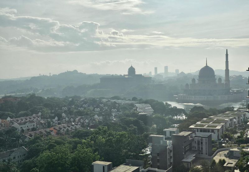 Aura Residence @ Precint 8