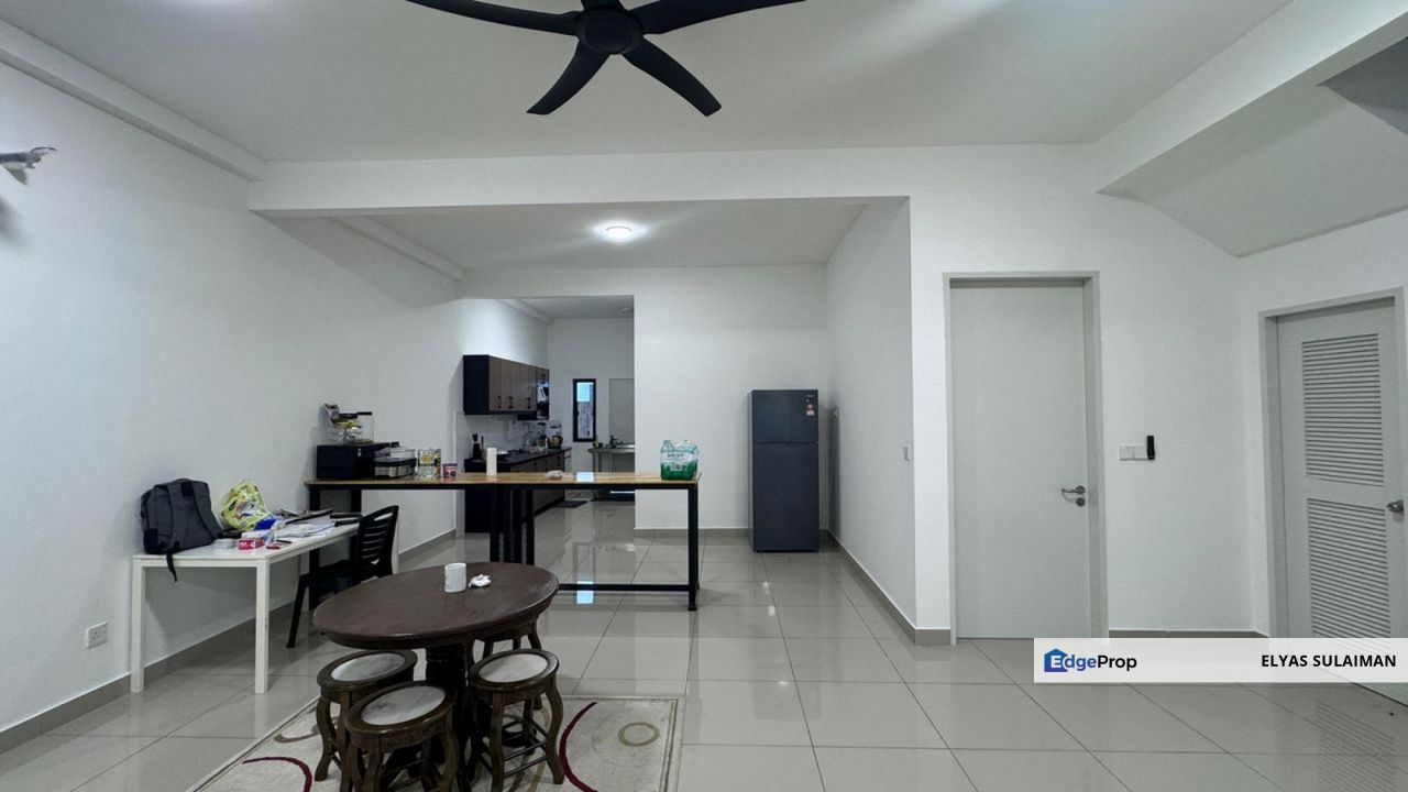 Sejati Lakeside, Cyberjaya | 2 Storey Superlink 5 Rooms | Basic unit, tenanted, Selangor, Cyberjaya