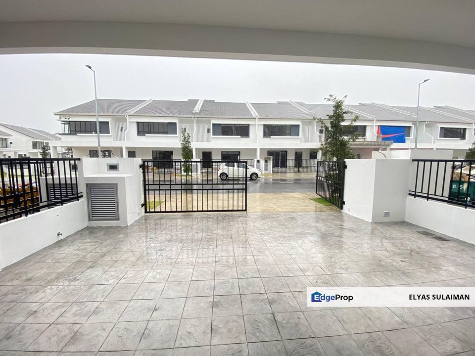 Sejati Lakeside, Cyberjaya | 2 Storey Superlink 4+ 1 Rooms 5 Bathrooms | New, Basic unit, Selangor, Cyberjaya