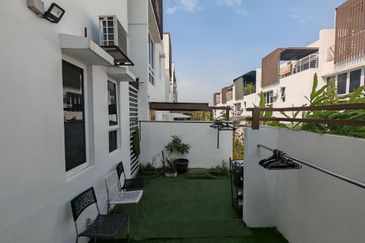 Duta Villa, Presint 14