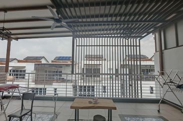 Duta Villa, Presint 14