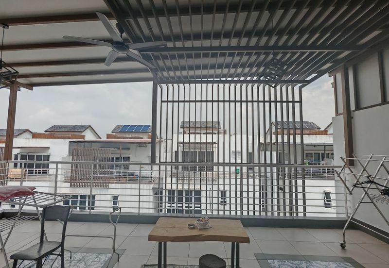 Duta Villa, Presint 14