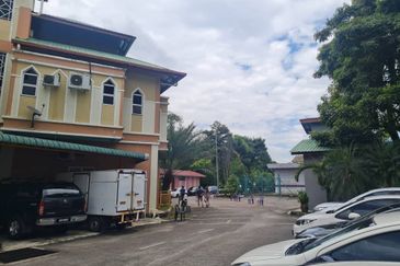 Tanah Komersial 3ekar ada Dewan Serbaguna Meru , Ipoh