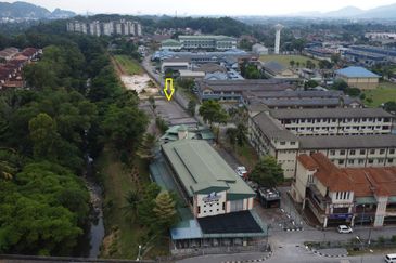 Tanah Komersial 3ekar ada Dewan Serbaguna Meru , Ipoh