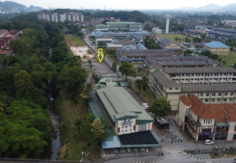 Tanah Komersial 3ekar ada Dewan Serbaguna Meru , Ipoh