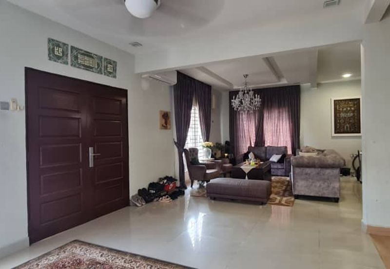 Banglo 2 tingkat dengan rumah sewa 4 pintu di Dato Keramat , tengah-tengah Kuala Lumpur 