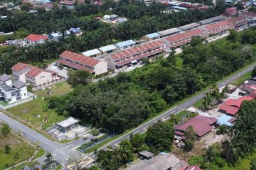Tanah 5 ekar tepi jalan besar Sijangkang , Telok Panglima Garang