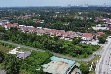 Tanah 5 ekar tepi jalan besar Sijangkang , Telok Panglima Garang