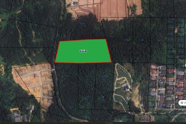 Tanah Zon Perumahan seluas hampir 6 ekar di Sg Merab sebelah Putrajaya. Terletak di tepi jalan dan sesuai untuk projek perumahan dan sebagainya. 