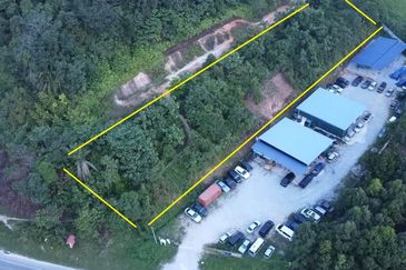 DENGKIL KAJANG 0.9 ACRE LAND PREMIUM LAND AND COMMERCIAL ZONE FOR SALE