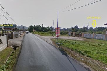 TANAH LOT BANGLO Geran Individu di TANAH MERAH , KELANTAN