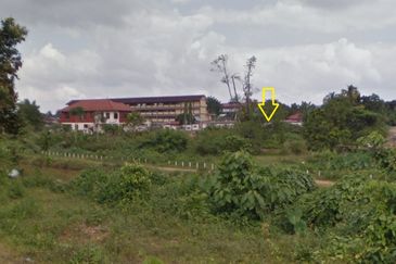 TANAH LOT BANGLO Geran Individu di TANAH MERAH , KELANTAN