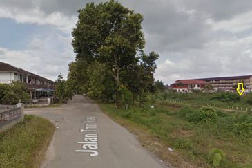 TANAH LOT BANGLO Geran Individu di TANAH MERAH , KELANTAN