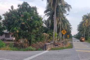 TANJUNG KARANG , KUALA SELANGOR TANAH 5 EKAR FREEHOLD DEKAT HOSPITAL TG KARANG FOR SALE