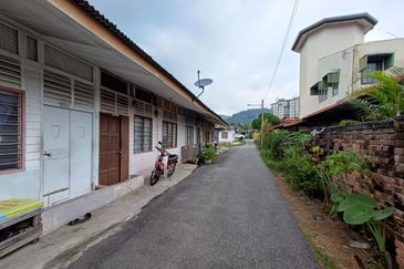 Property with 8 Doors Rented House Unit at Jalan Datuk Abu Samah, Ulu Klang , Kuala Lumpur