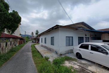 Property with 8 Doors Rented House Unit at Jalan Datuk Abu Samah, Ulu Klang , Kuala Lumpur